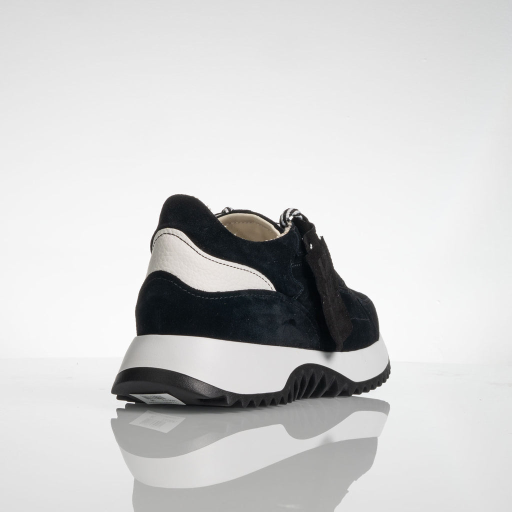Drop 1 / 110
